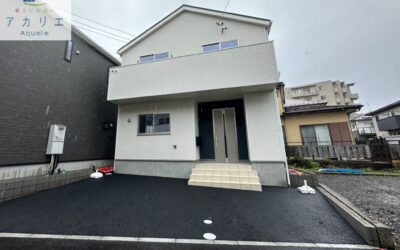 ６/２４価格改定！【ご成約の方に商品券やオプション特典あり♪】■ＬＤＫ１５帖以上■季節ものの収納などに便利な納戸あり■駐車スペース２台可能《御殿場市川島田　第７　新築分譲住宅全１棟販売》