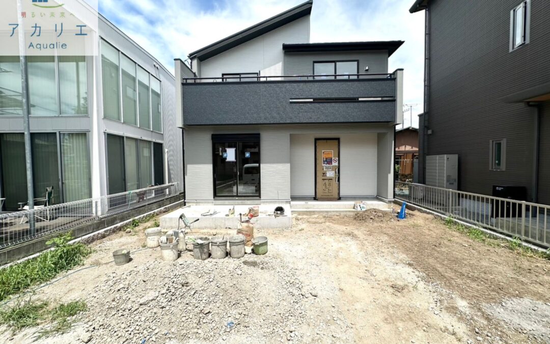 ８／２９写真更新！建物完成！【ご成約の方に商品券やオプション特典あり♪】◆小学校徒歩５分以内■ＬＤＫ１９帖以上■食洗機付き対面キッチン■駐車スペース３台可能《三島市梅名　新築分譲住宅全１棟販売》