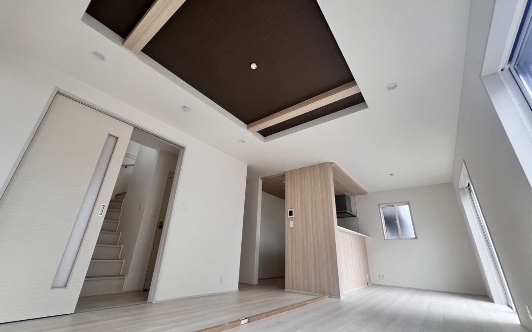 ６／１３写真更新！建物完成！【ご成約の方に商品券やオプション特典あり♪】■ＬＤＫ１８帖以上■キッチンには嬉しい食器洗浄乾燥機付き！■駐車スペース３台可能《沼津市高砂町　新築分譲住宅全３棟販売》
