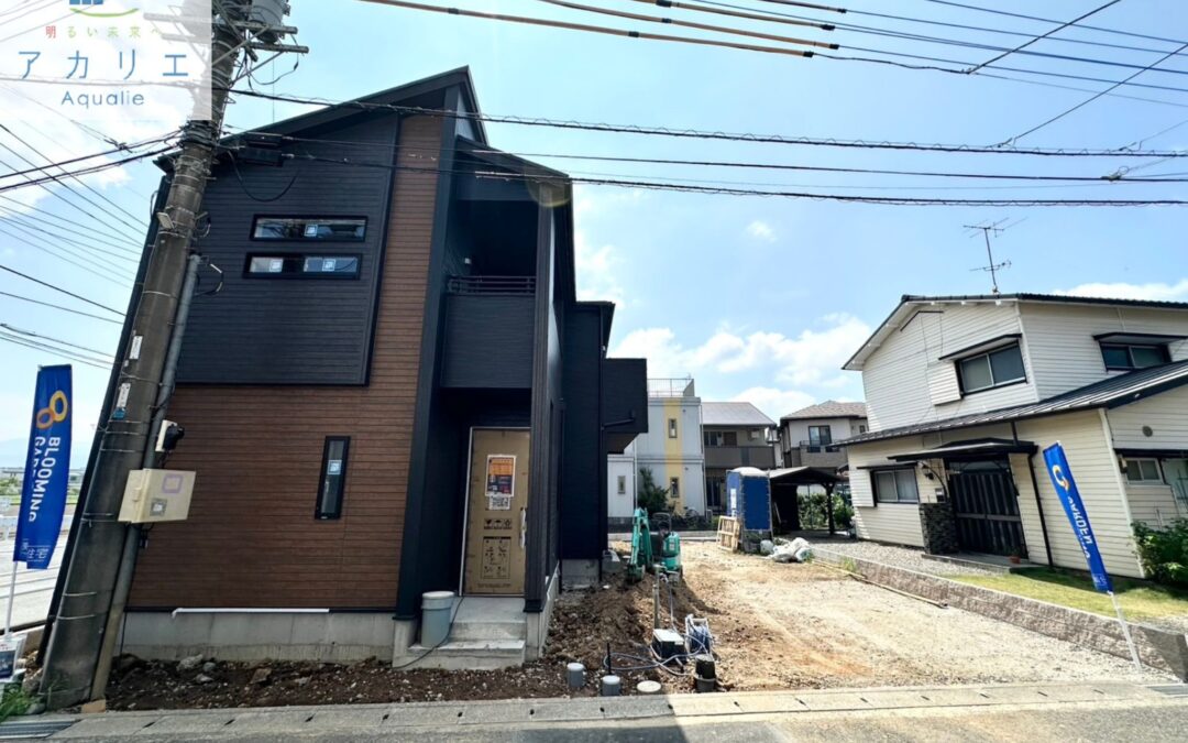 ８／２９写真更新！建物完成間近！◆小・中学校徒歩８分以内！【ご成約の方に商品券やオプション特典あり♪】■ＬＤＫ２０帖以上■広々とした土間収納■駐車スペース２台可《清水町湯川　新築分譲住宅全１棟販売》