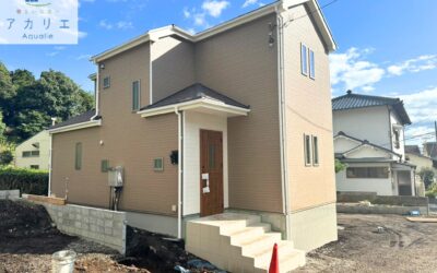 10/28写真更新!早くもラスト1棟!【ご成約の方に商品券やオプション特典あり♪】■LDK15帖以上■玄関がすっきり片付くシューズクロークなど豊富な収納あり■駐車スペース2台可能《沼津市西沢田 新築分譲住宅全2棟販売》