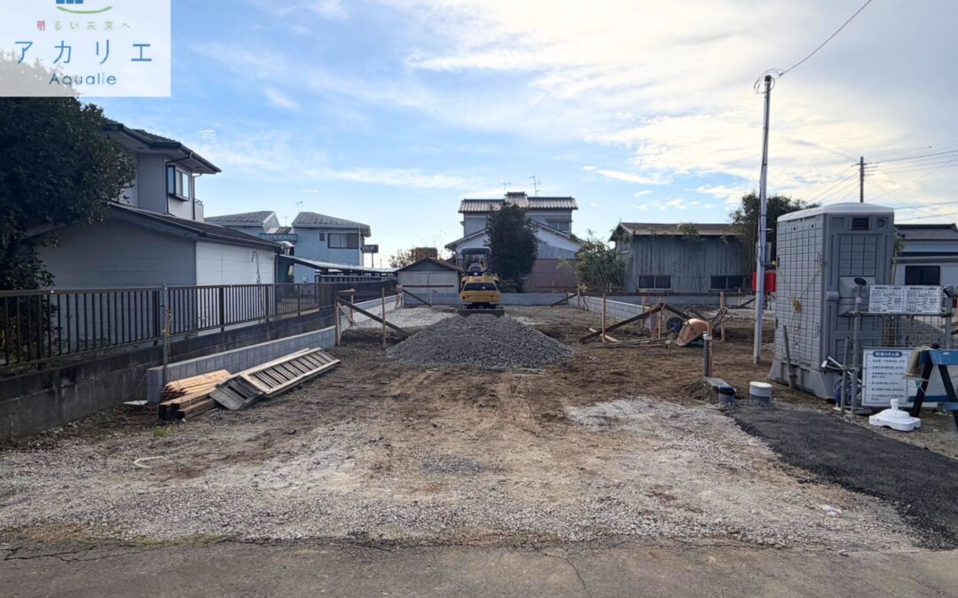 １１／２１新着！【ご成約の方に商品券やオプション特典あり♪】■１階はＬＤＫ１５帖＋５．２帖和室■多目的に利用できるテレワークルームあり■駐車スペース３台可《裾野市水窪　第１　新築分譲住宅全２棟販売》